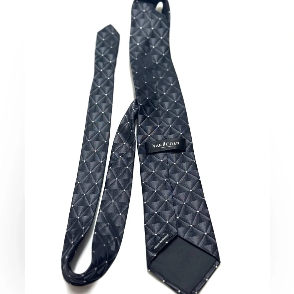 Van Huesen Men’s‎ Tie